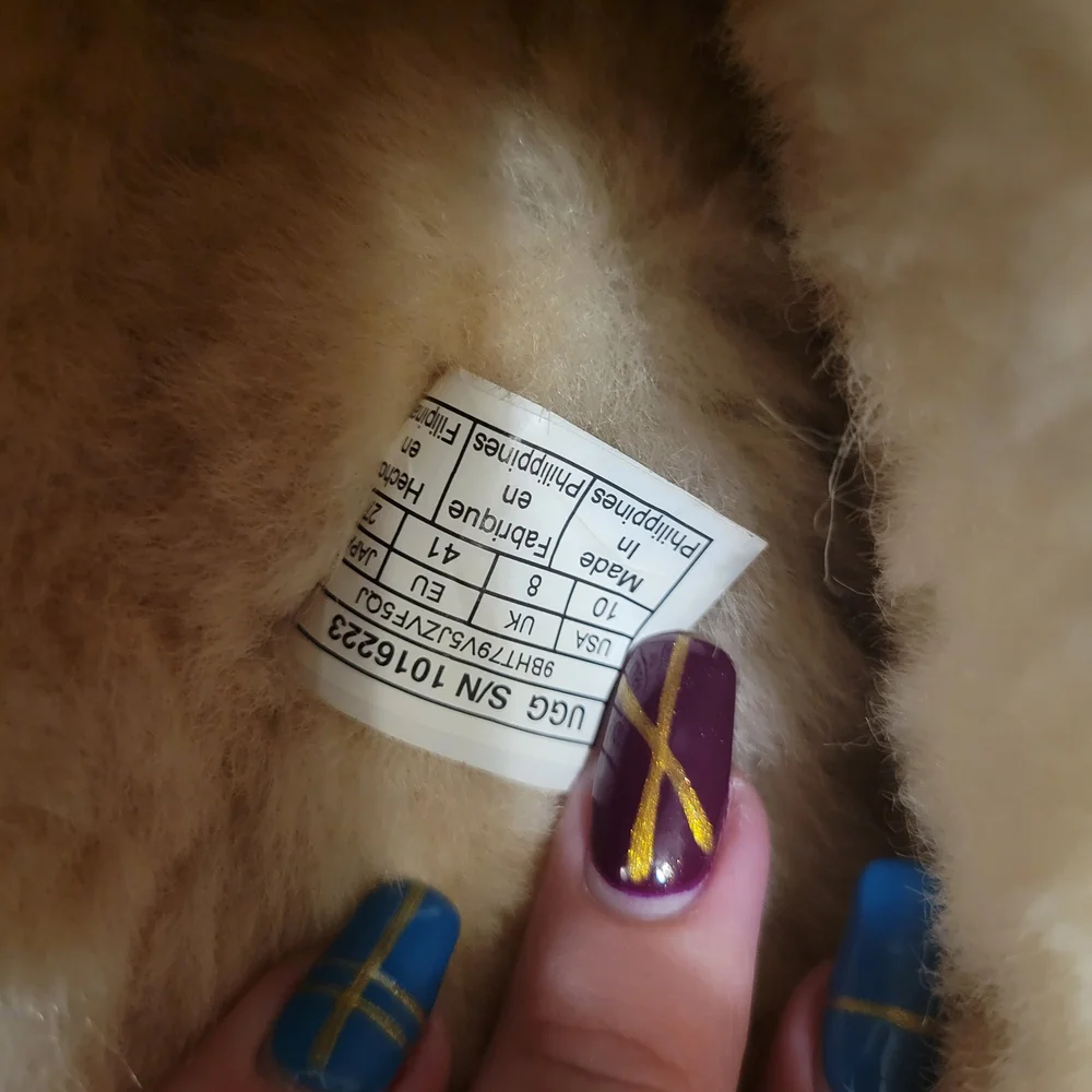 UGG Classic Chestnut Sheepskin Boots Size 10 - Picture 5 of 10